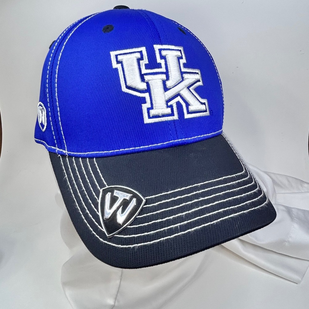 NWOT UNIVERSITY of KENTUCKY WILDCATS Baseball Hat Blue Mens Stretch Memory Fit